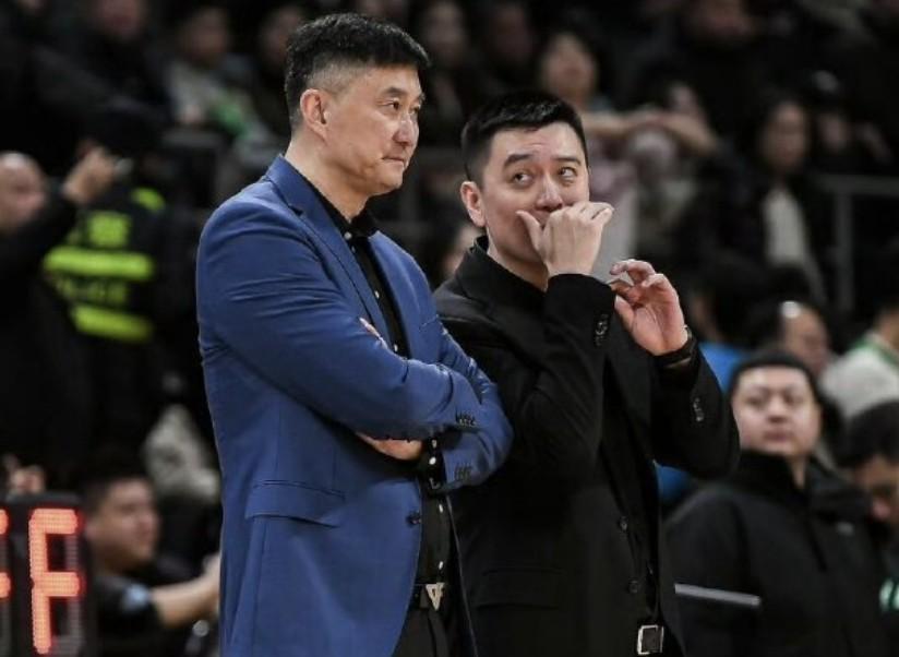 开云体育线上-杨鸣：杜锋一直肩扛压力顶着球队前进，每个教练员都值得尊重