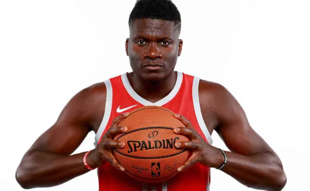 开云体育线上-卡佩拉全场11投9中，三分2中1砍23分13篮板1助攻1抢断3封盖